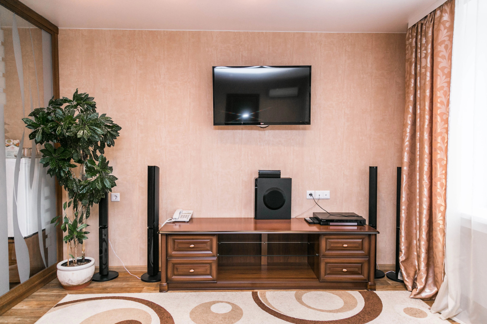 Отель Золотая Долина