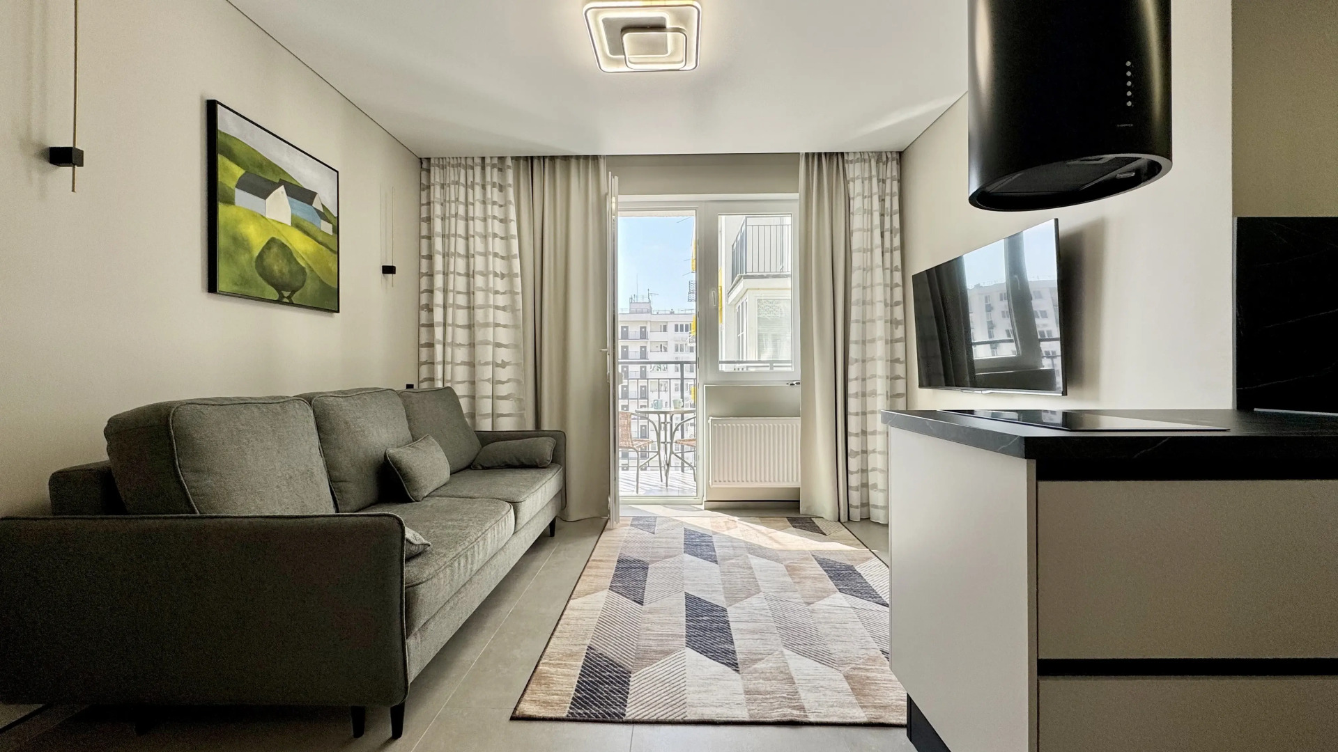 Апартаменты с балконом и видом на море  ЖК Фрукты 77 Я на Море