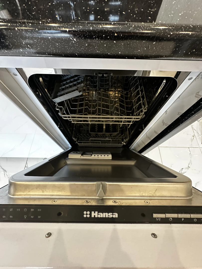 Квартира Магирус с Парящей Кроватью и Джакузи