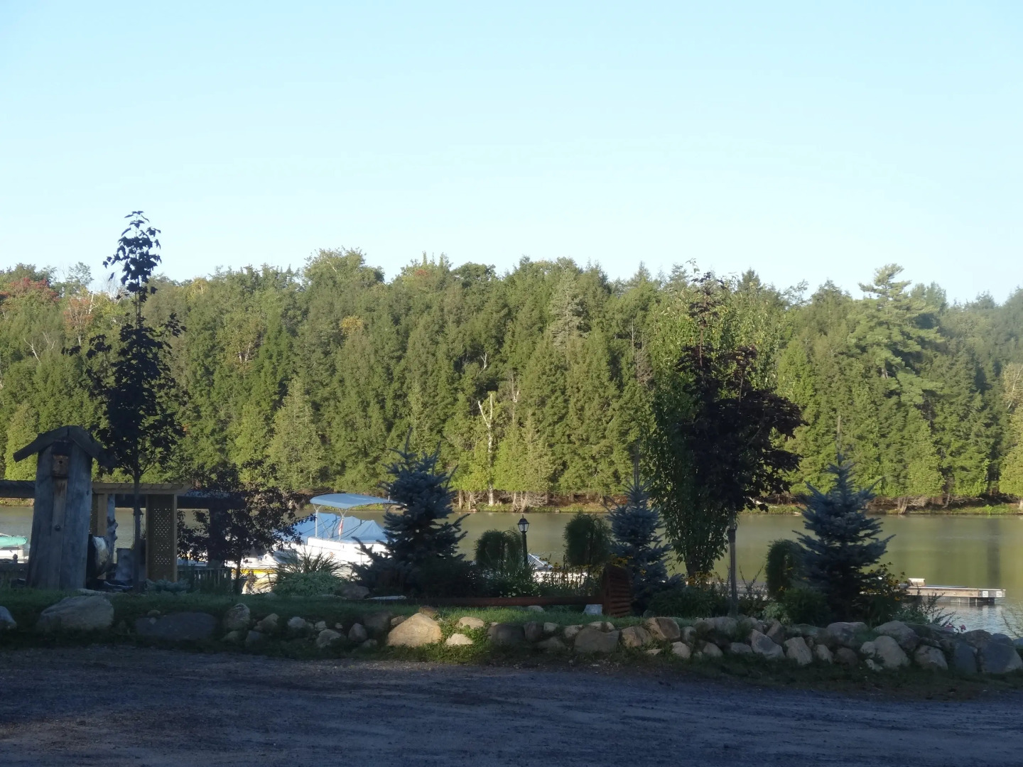 Курортный отель Ahmic Lake Resort