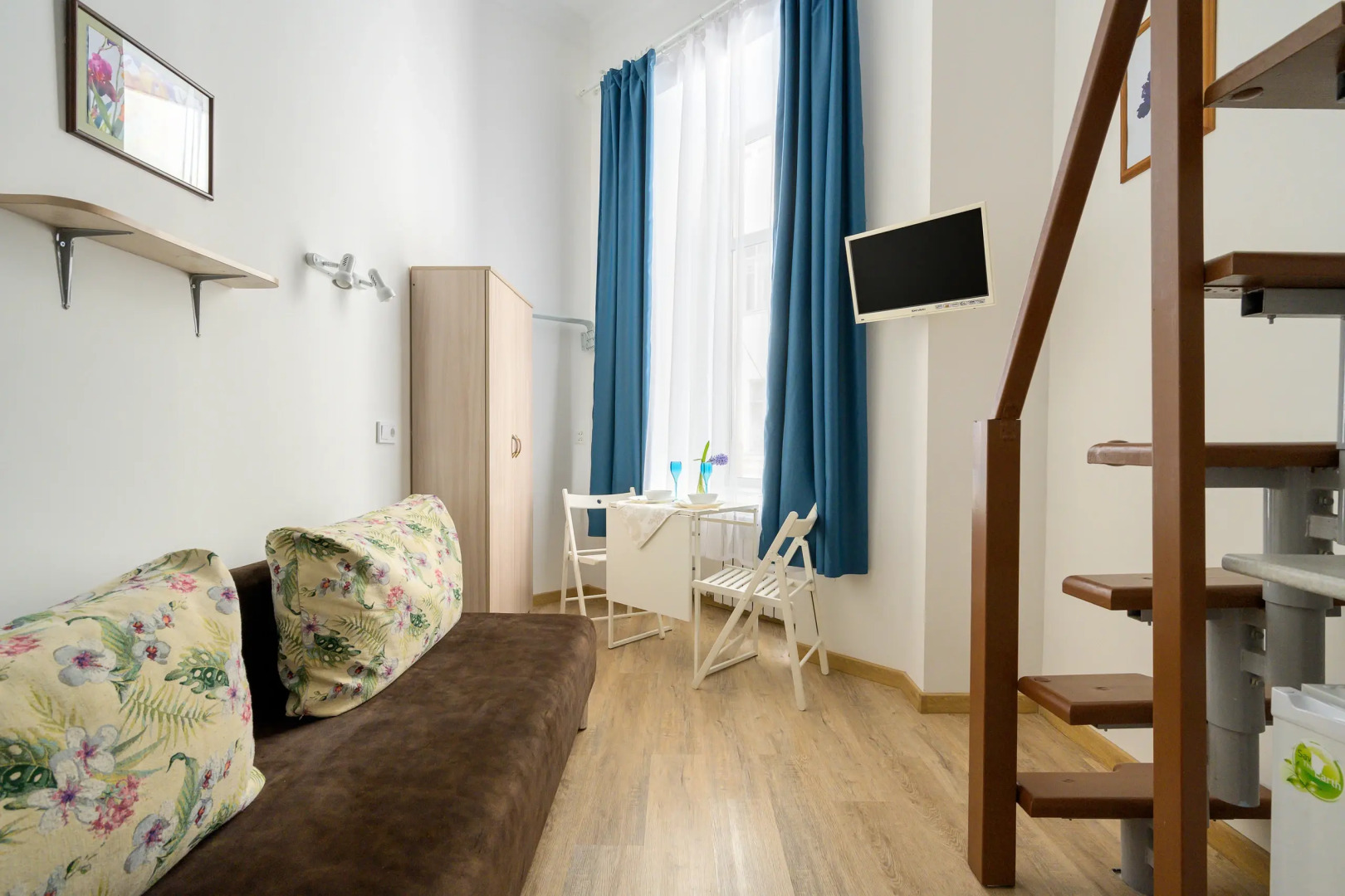 Квартира-студия для четверых BookingSPB у Эрмитажа