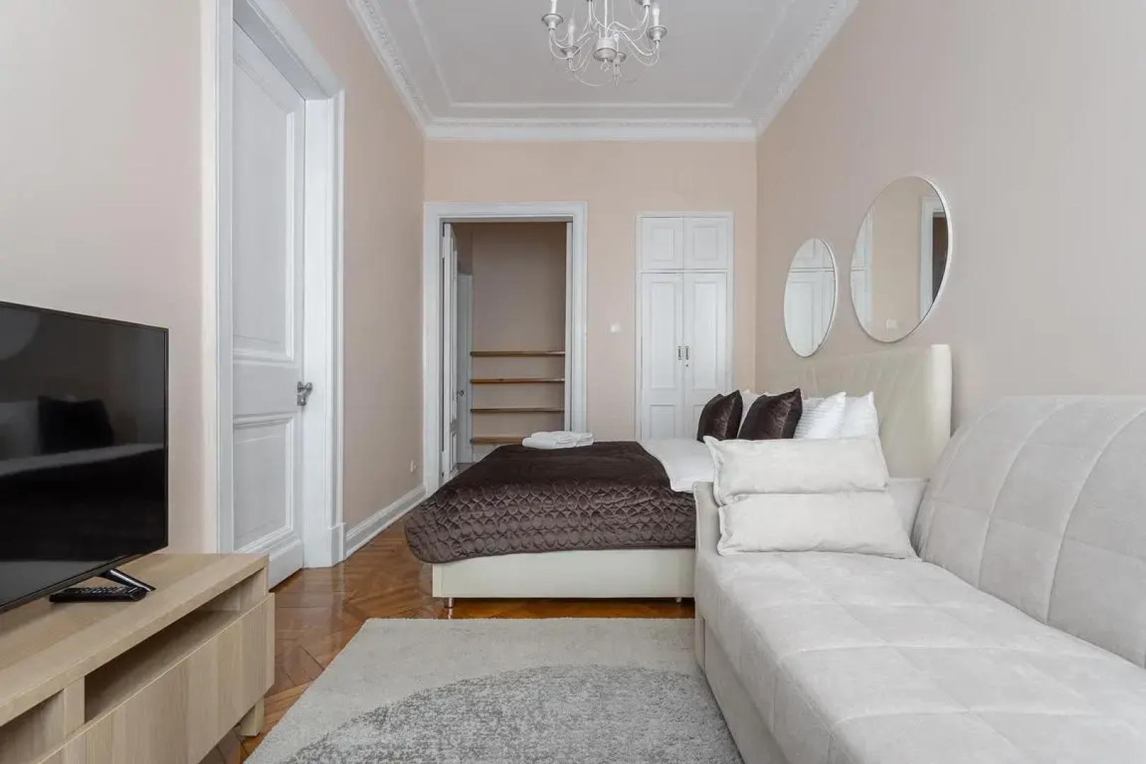 Апартаменты Улучшенные с Балконом и Гостиной