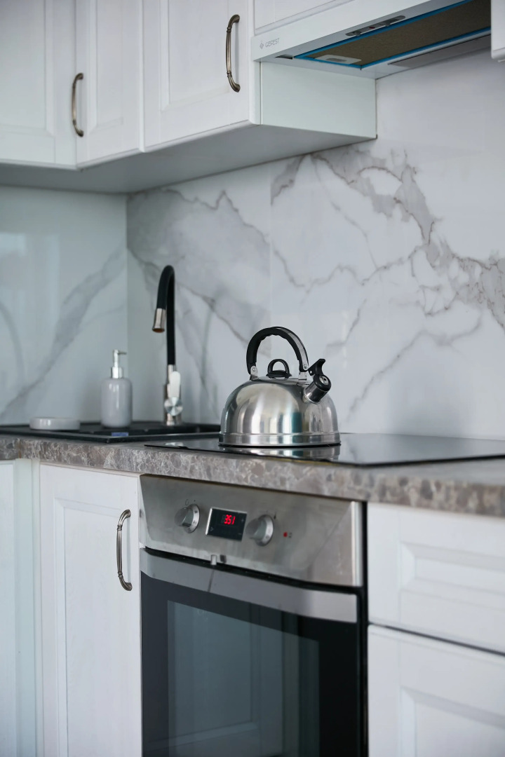 Апартаменты Luma White #2 в центре города с красивым видом на балконе