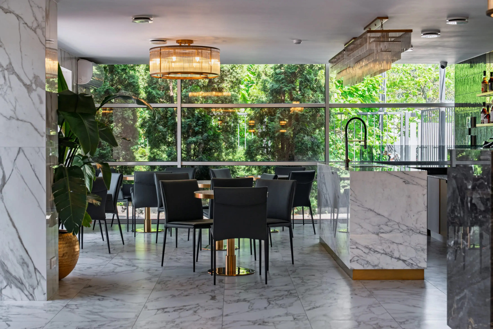 Отель BOUTIQUE HOTEL EMBARGO