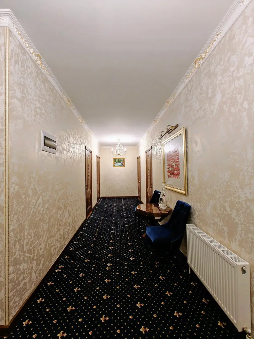 Отель Golden House