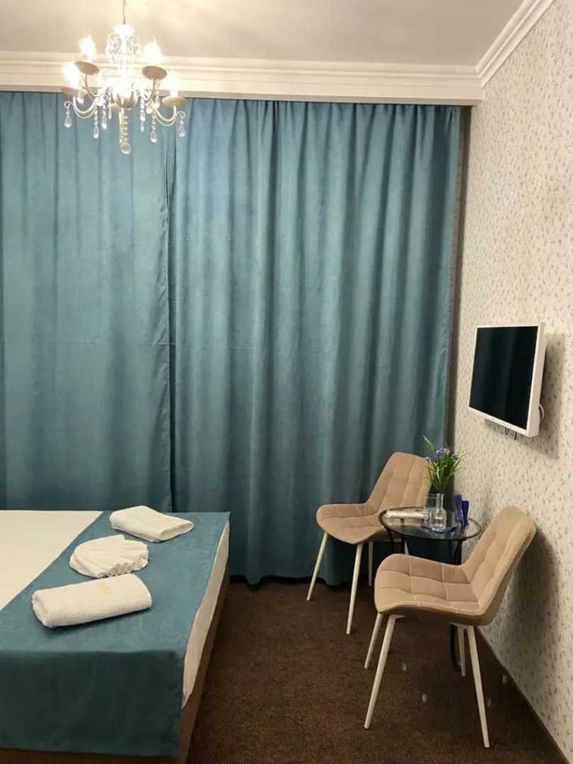 Отель Элитон