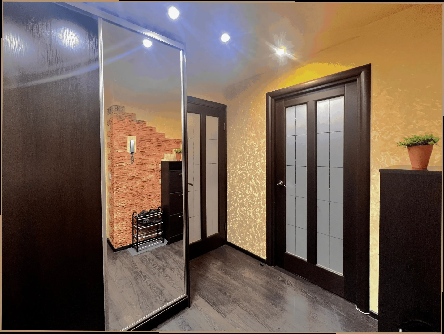 Апартаменты 51 Евродвушка в Центре Экспедиция на Север на Полярных Зорях, 19