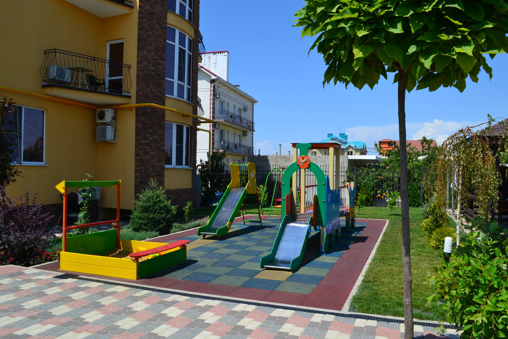 Отель Авалон