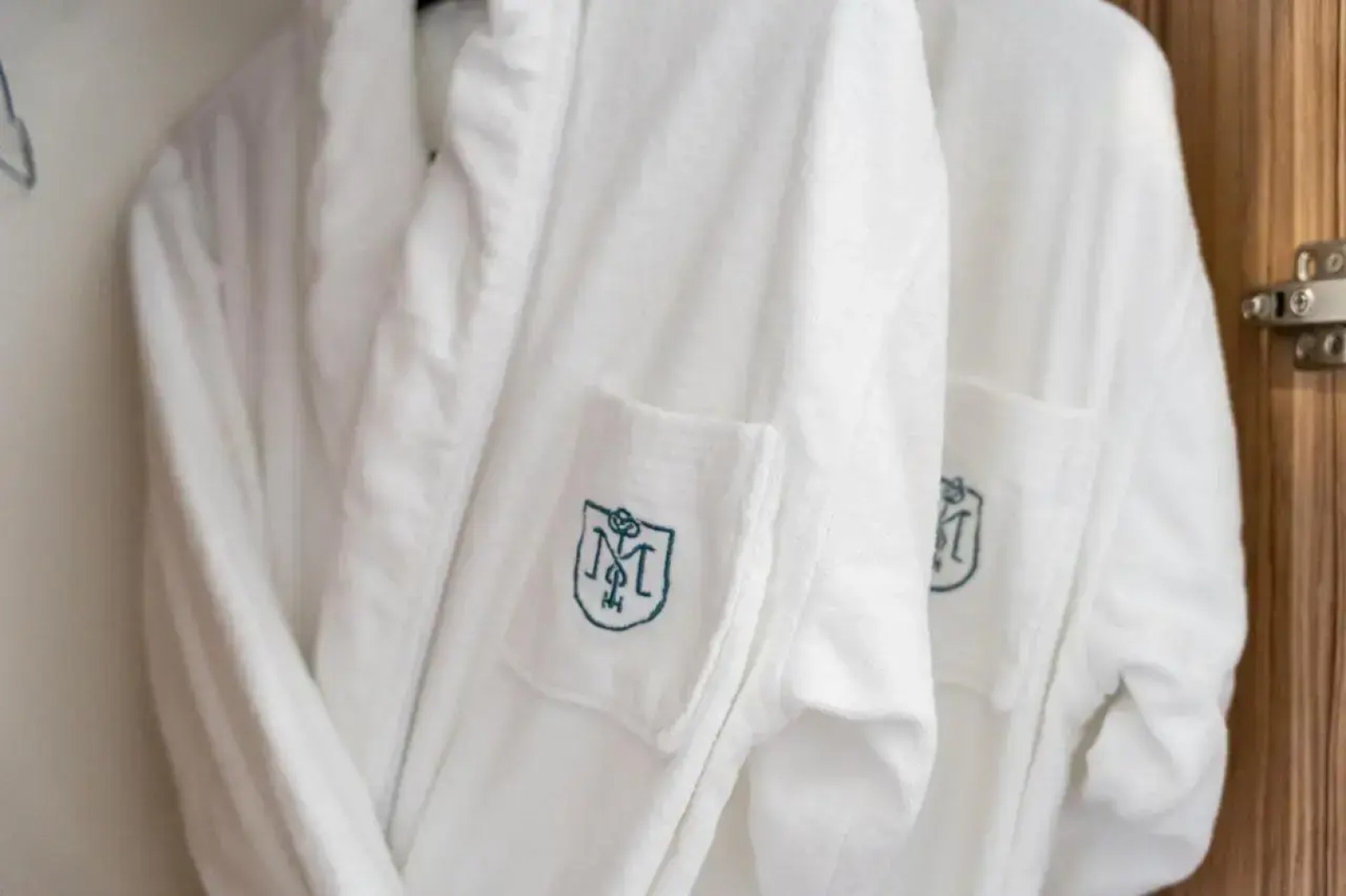 Отель Mildom Express