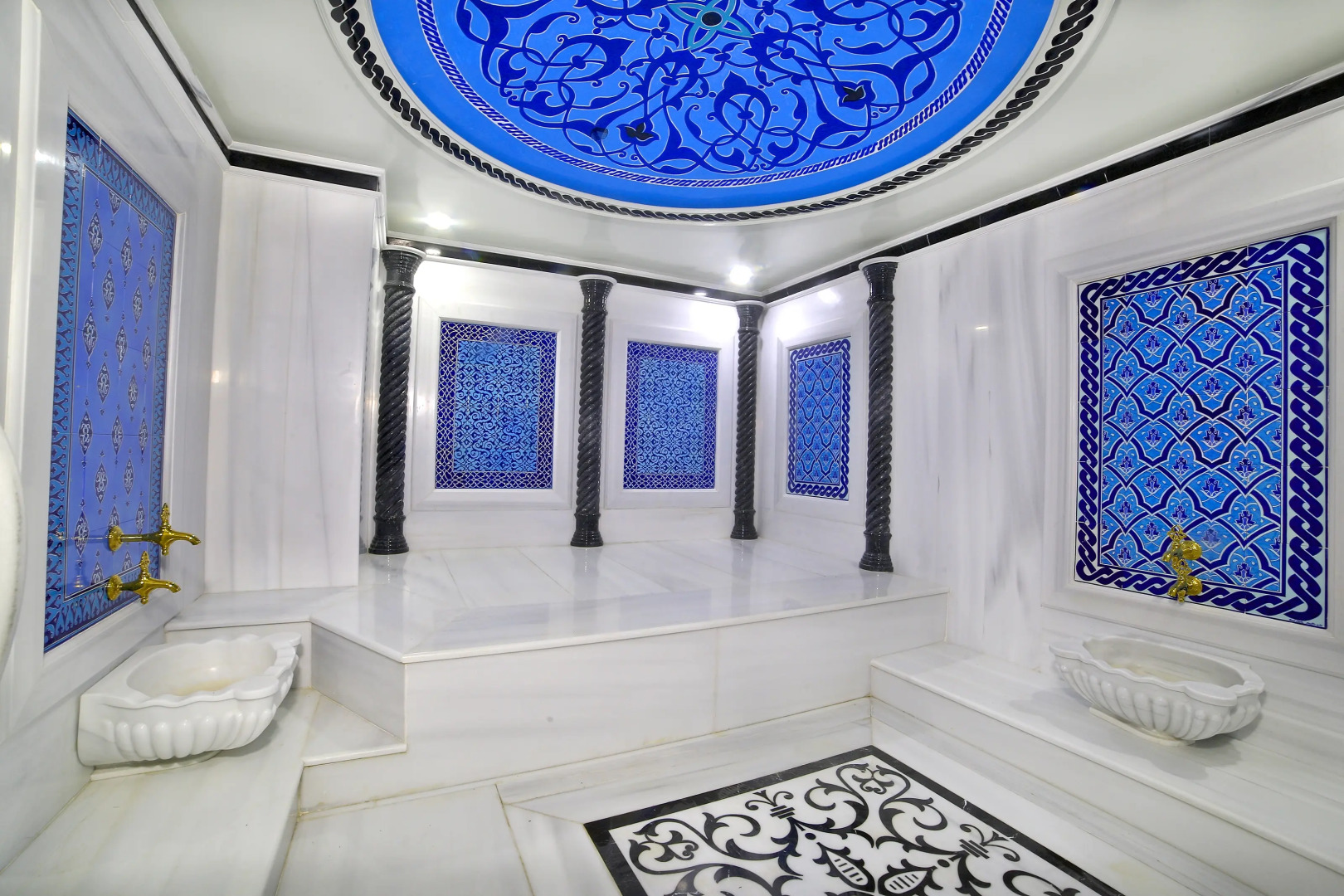 Отель Seven Hills Palace