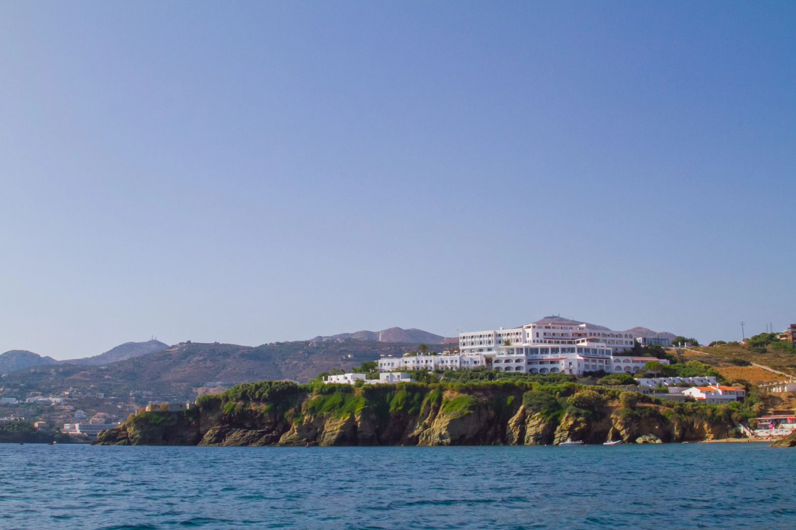 Отель Peninsula Resort & Spa