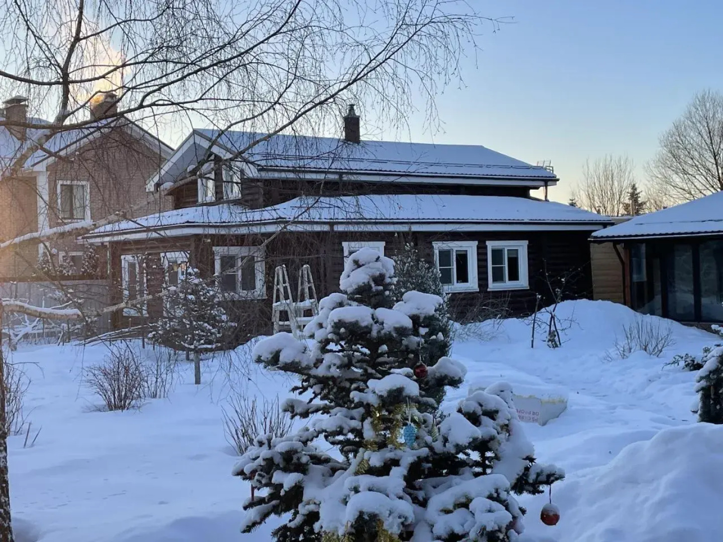 Частный дом с баней у озера