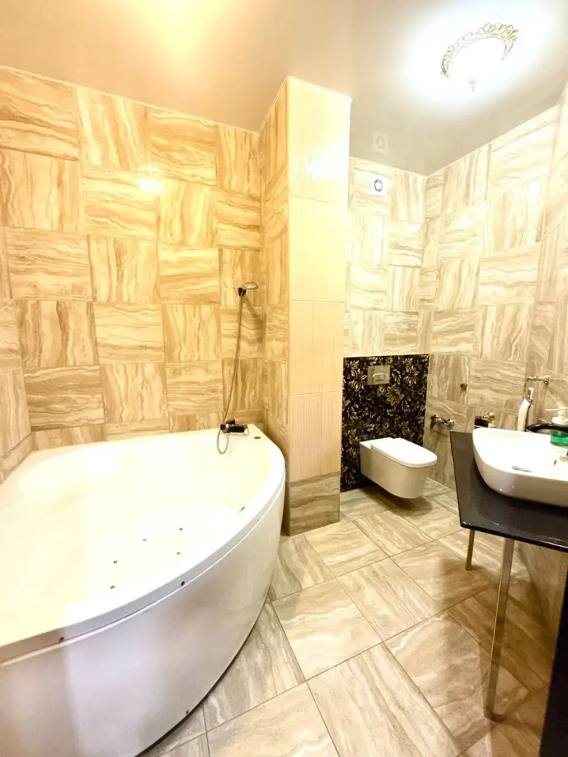 Апартаменты VipHouse Верхнеторговая 4