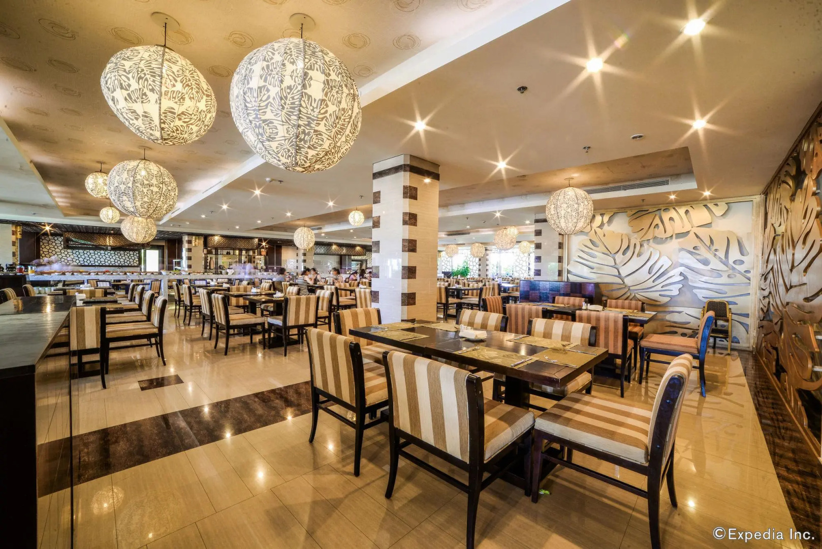 Отель Olalani Resort and Condotel