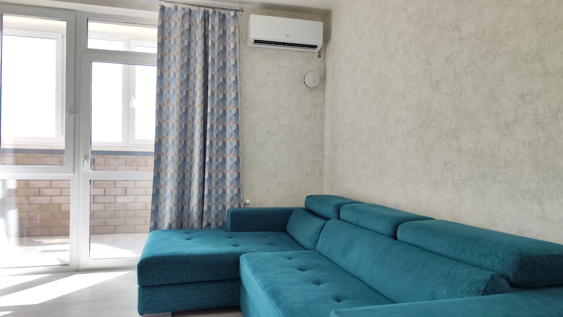 Апартаменты Panda Home с видом на мост влюблённых