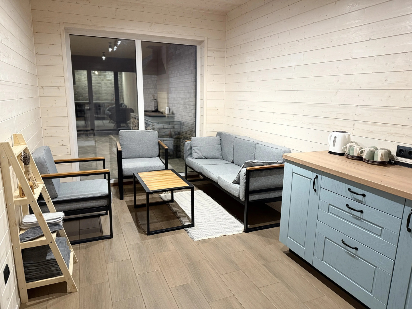 Частный дом Загородный с баней чаном и беседкой