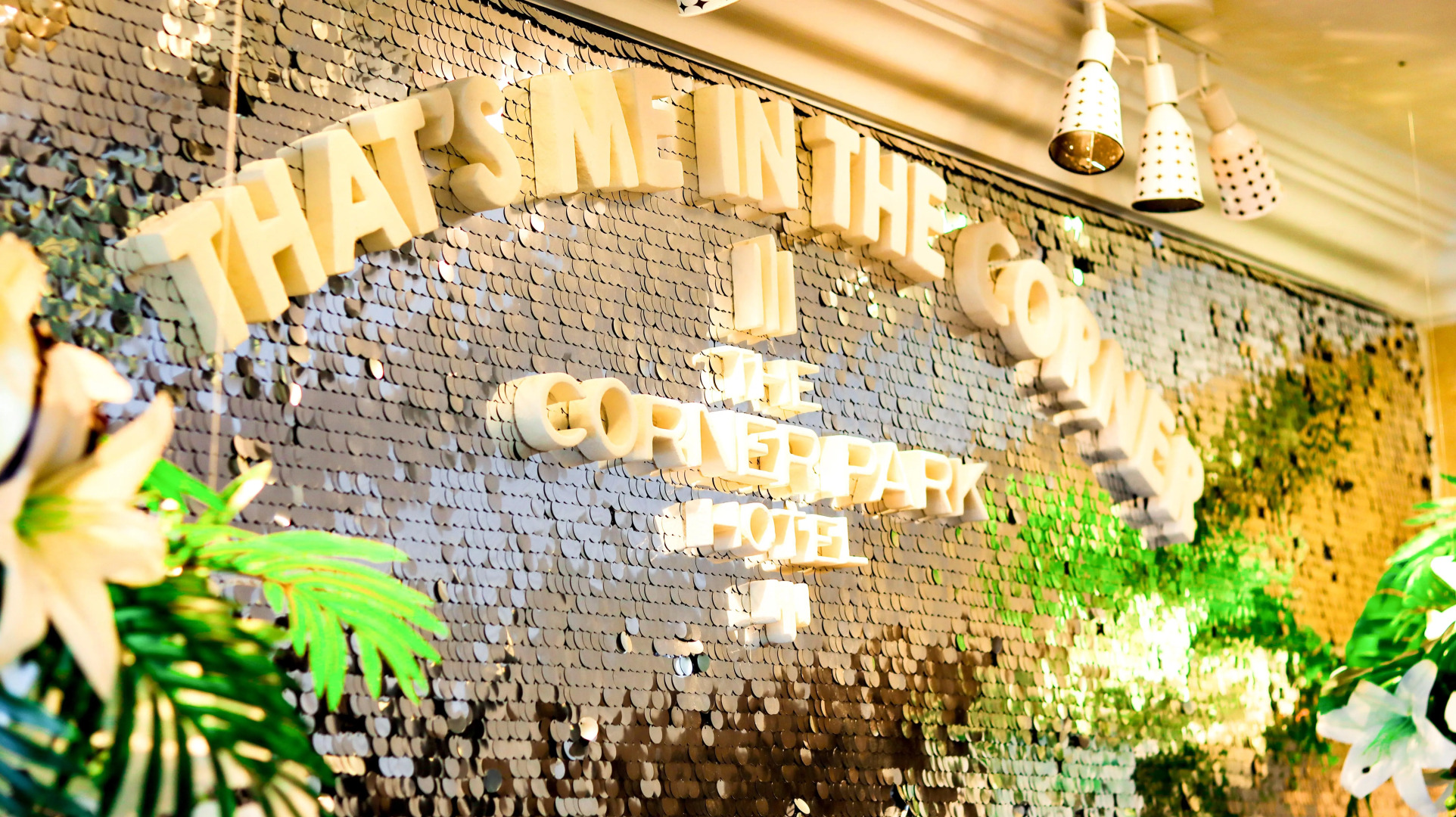 Отель The Corner Park