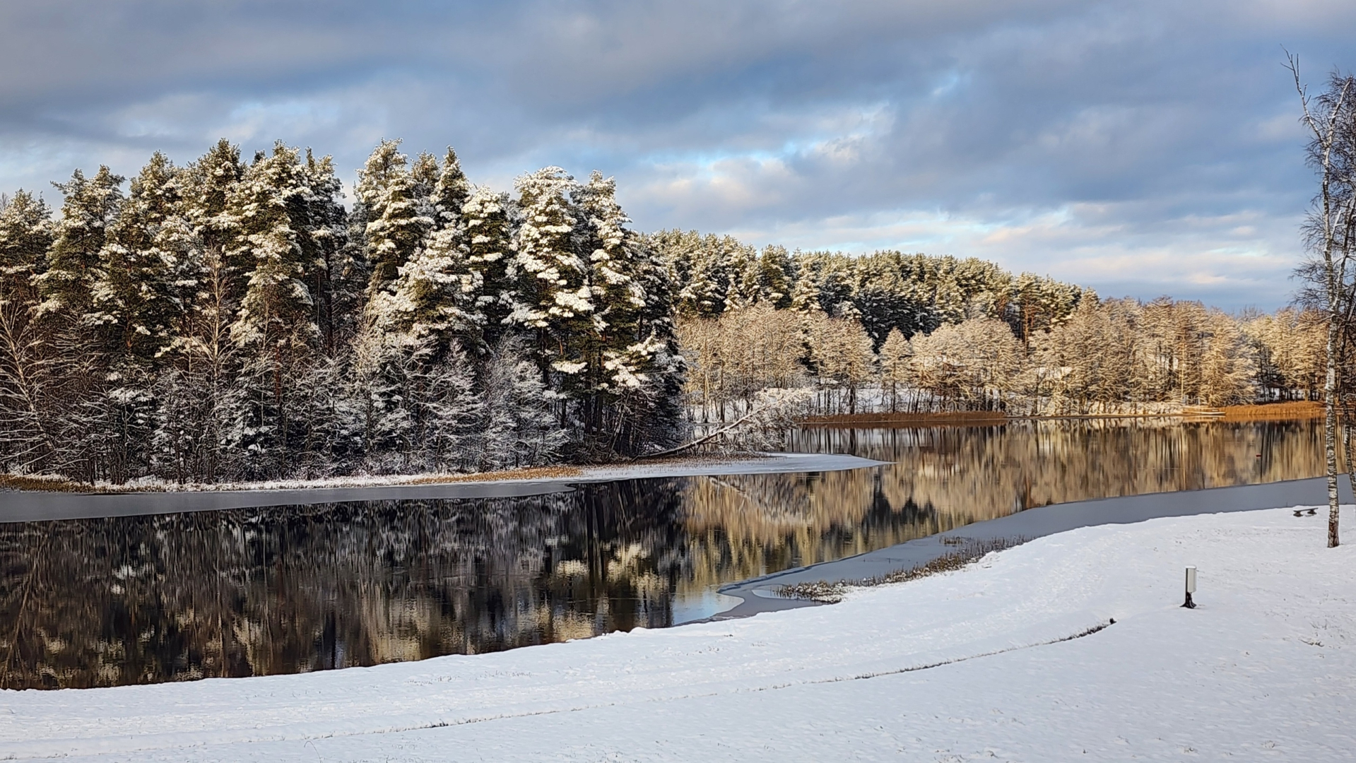 Частный дом Вилла Лаванда с камином у озера