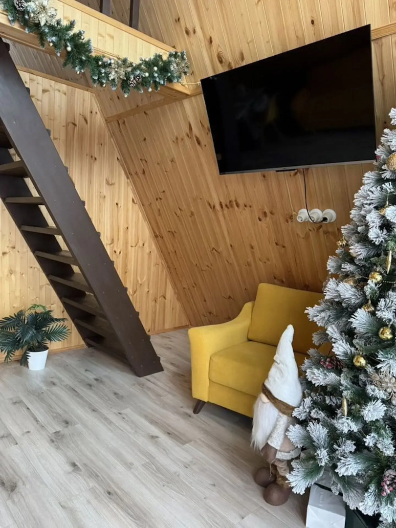 Частный дом Желтый на улице Речная 17