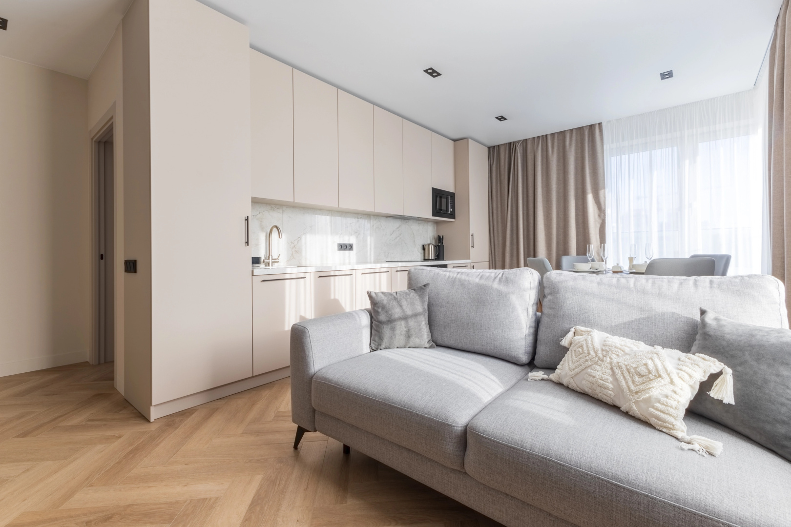 Апартаменты Happy Nova Стильная Трехкомнатная Квартира Рядом с Центром