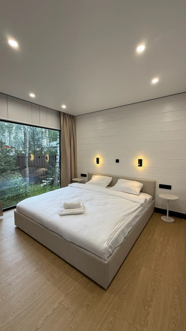 Частный дом в окружении леса с сауной