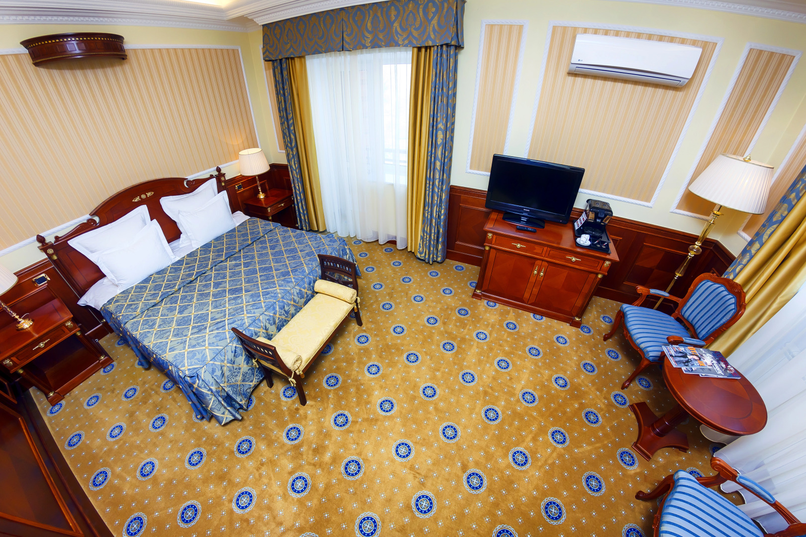 Отель Парус