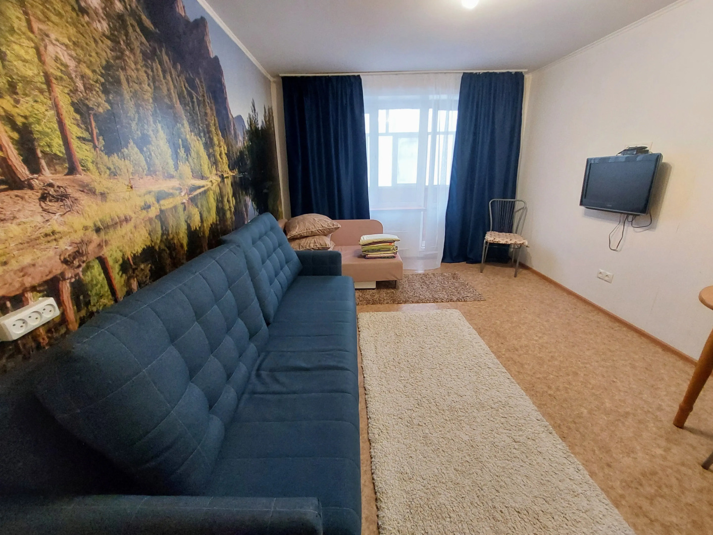 Апартаменты Студия с балконом у ТЦ Колумб