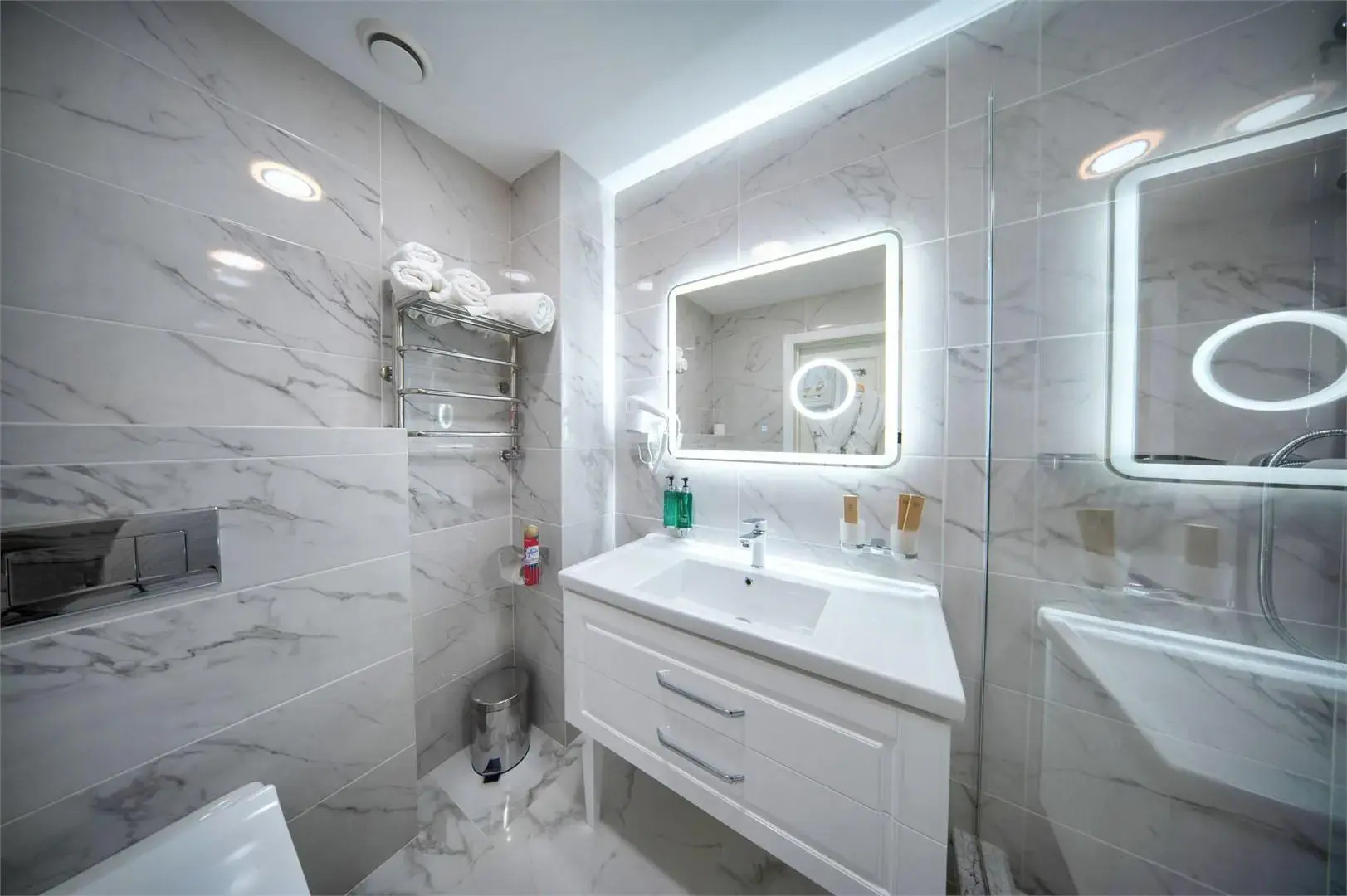 Хатти Апарт