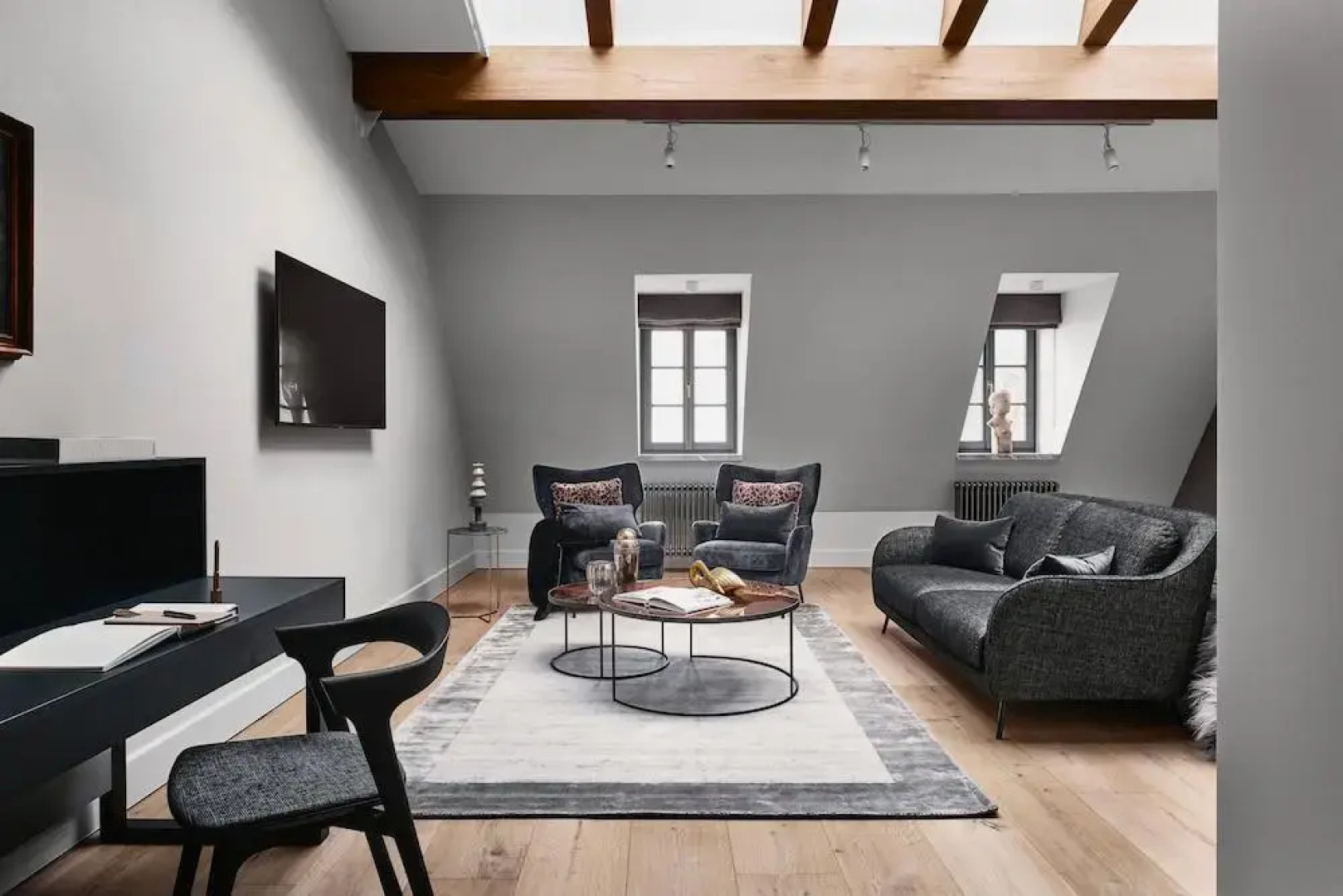 Отель H15 Luxury Palace