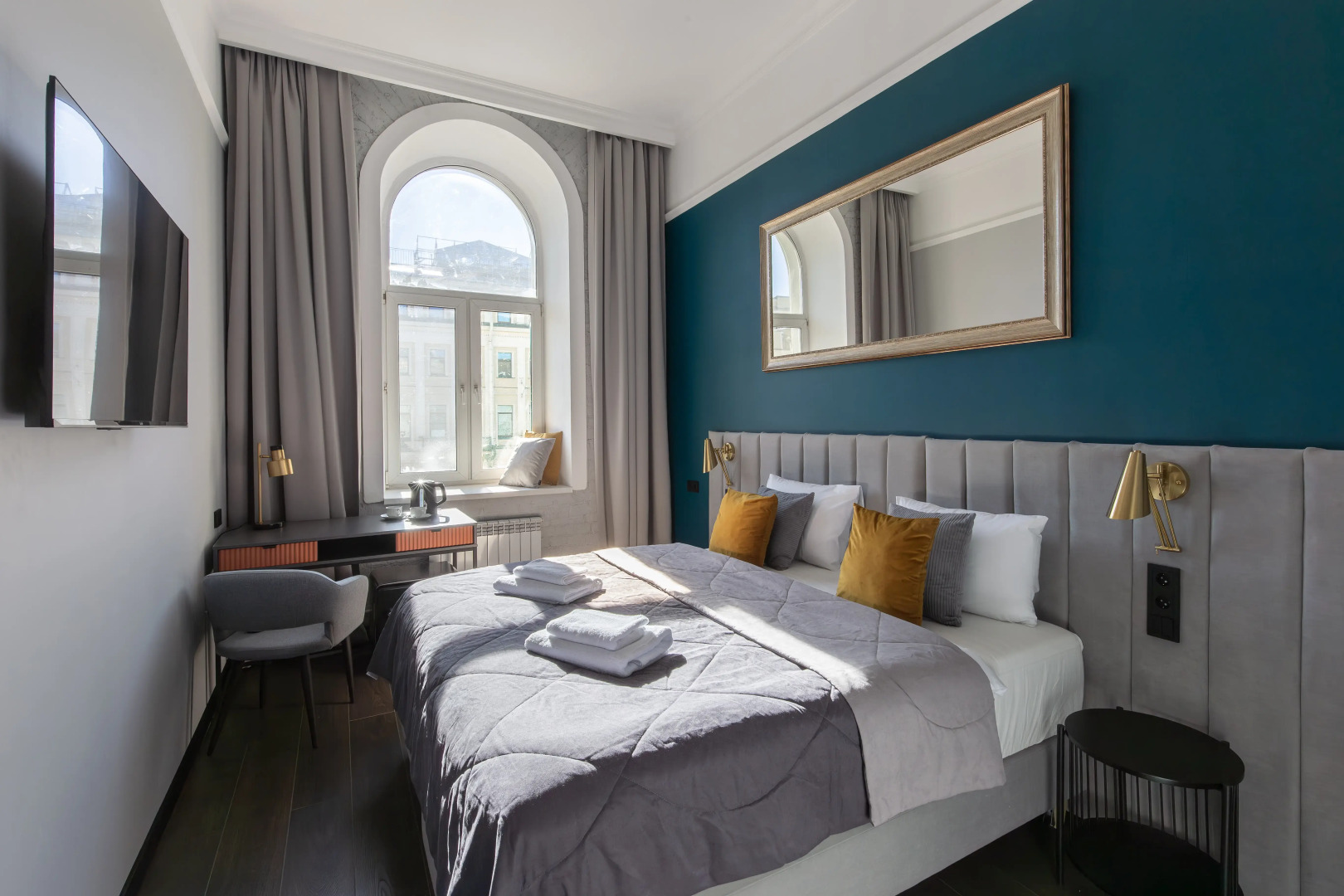 Отель Лопатин Невский 100