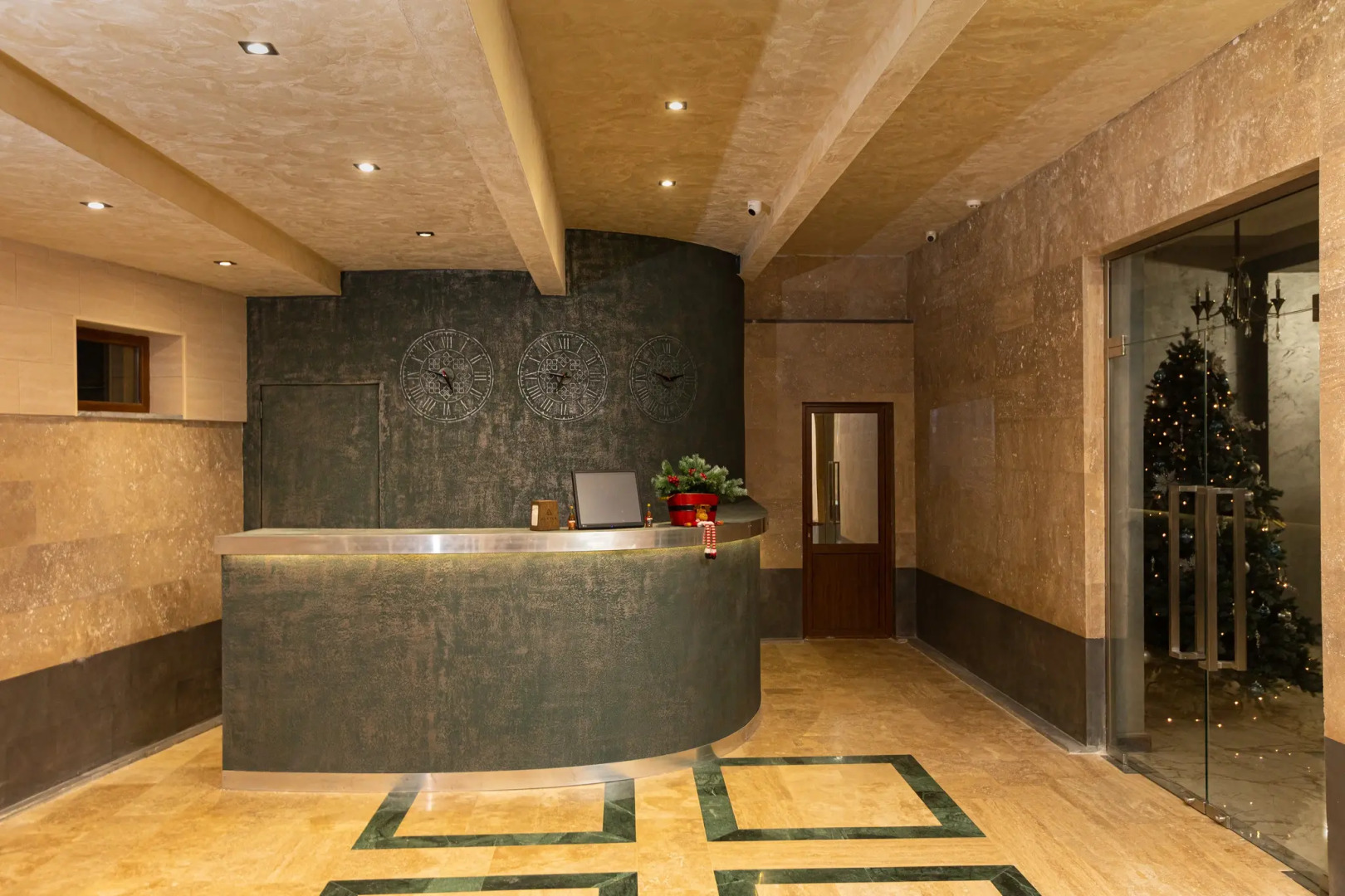 Курортный отель Alaska