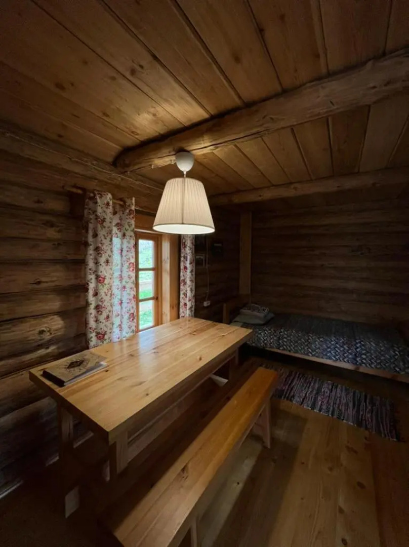 Бунгало Изба Пасечника трехместная. Хутор Медовый.