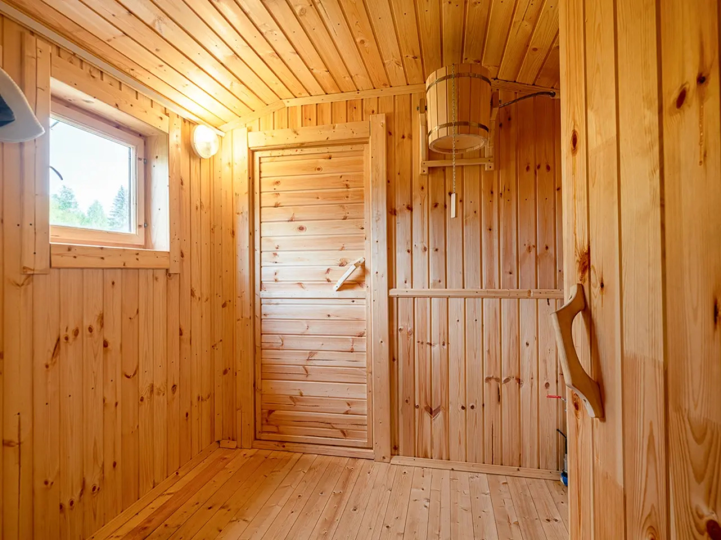 Частный дом Дом в сосновом лесу