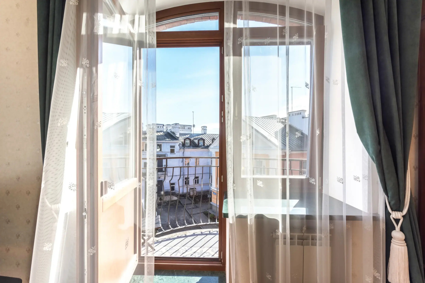 Апартаменты Большие красивые апартаменты напротив Кремля