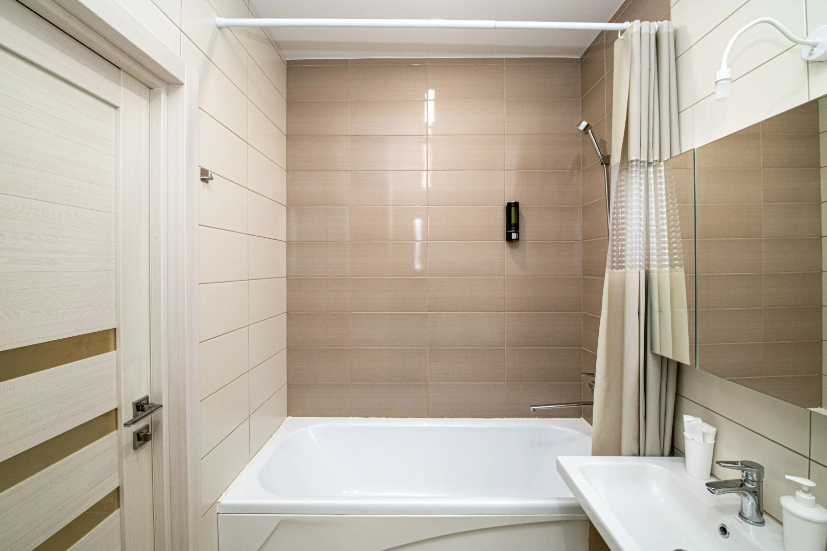 Апартаменты SunSet Чазова 2