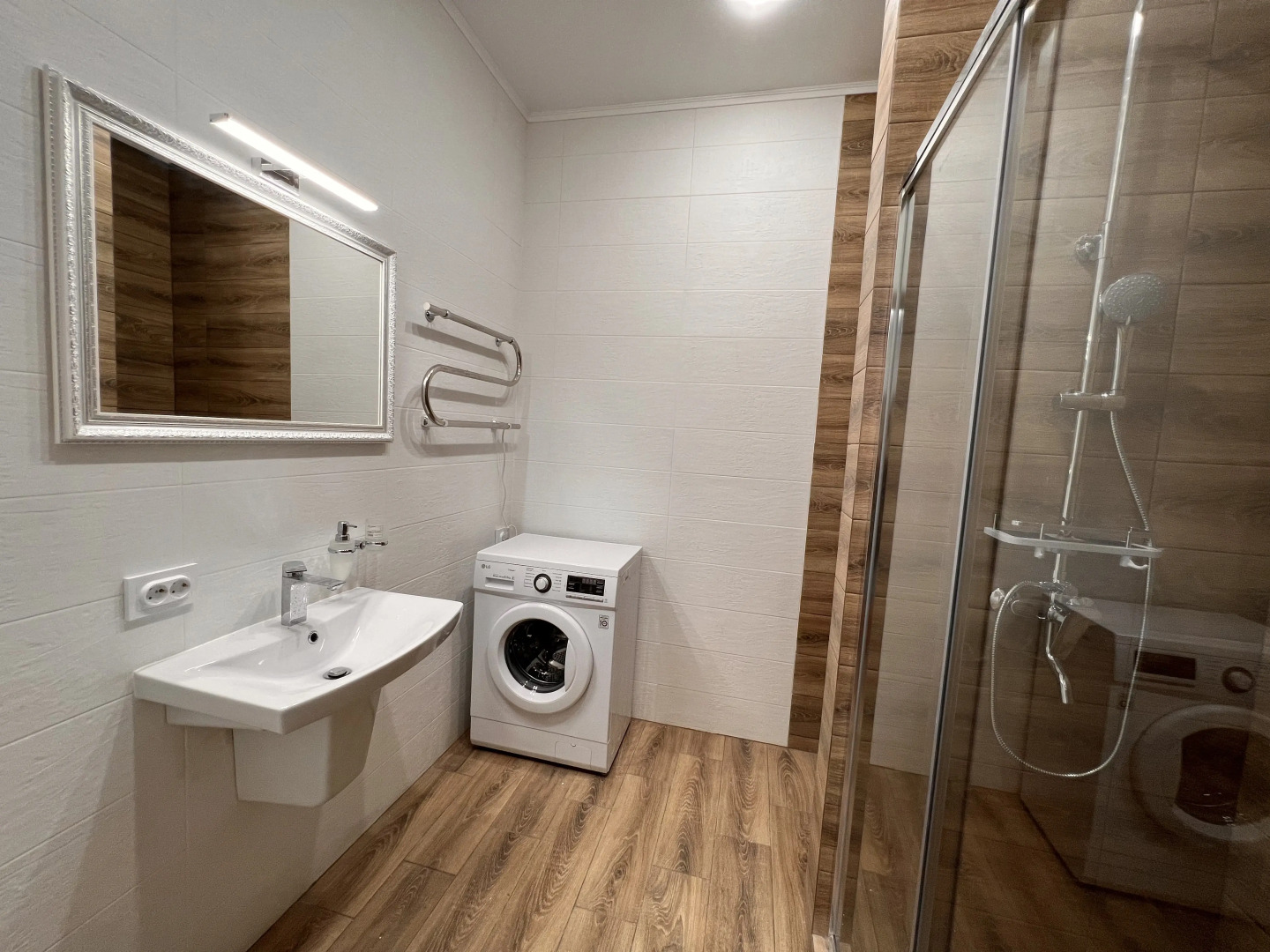 Апартаменты Solar с двориком для курения, пр. Калинина 38 (2)