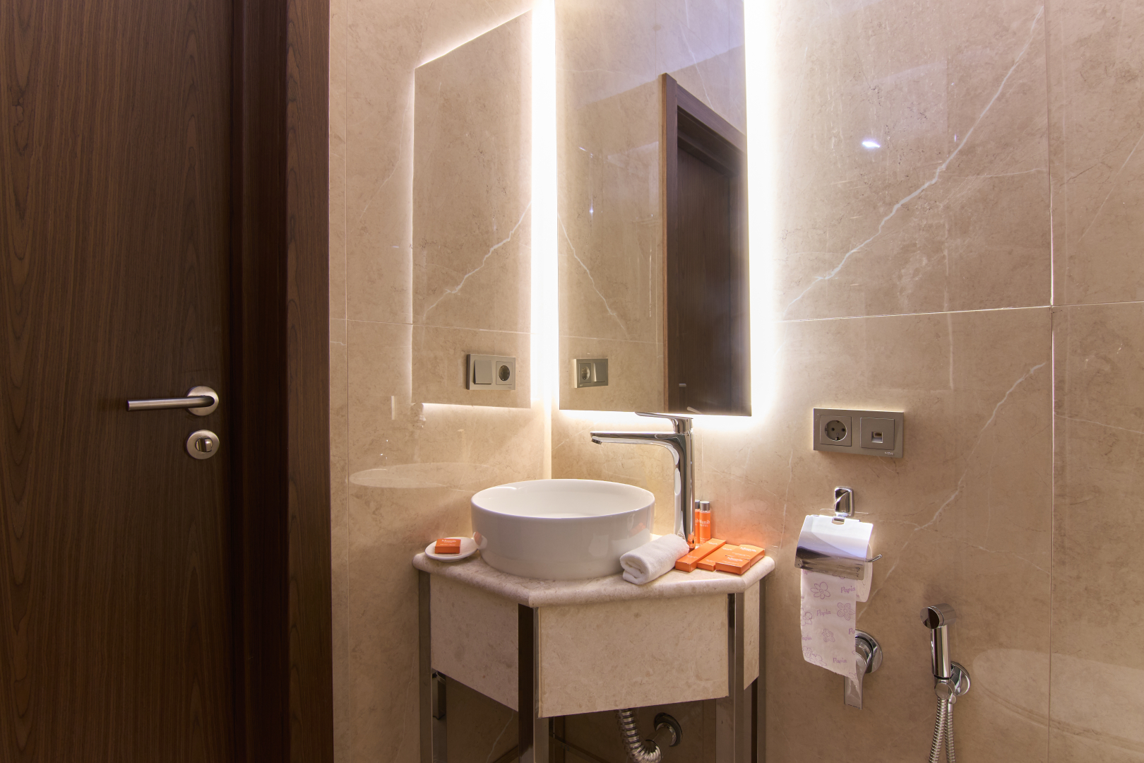 Отель Муниб