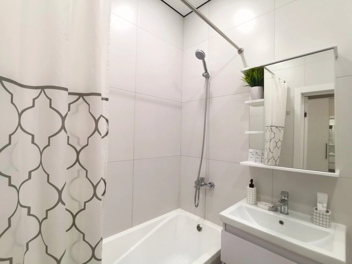 Квартира Студия Business Апарт Комфорт на Конгрессной у Экспоград Юг