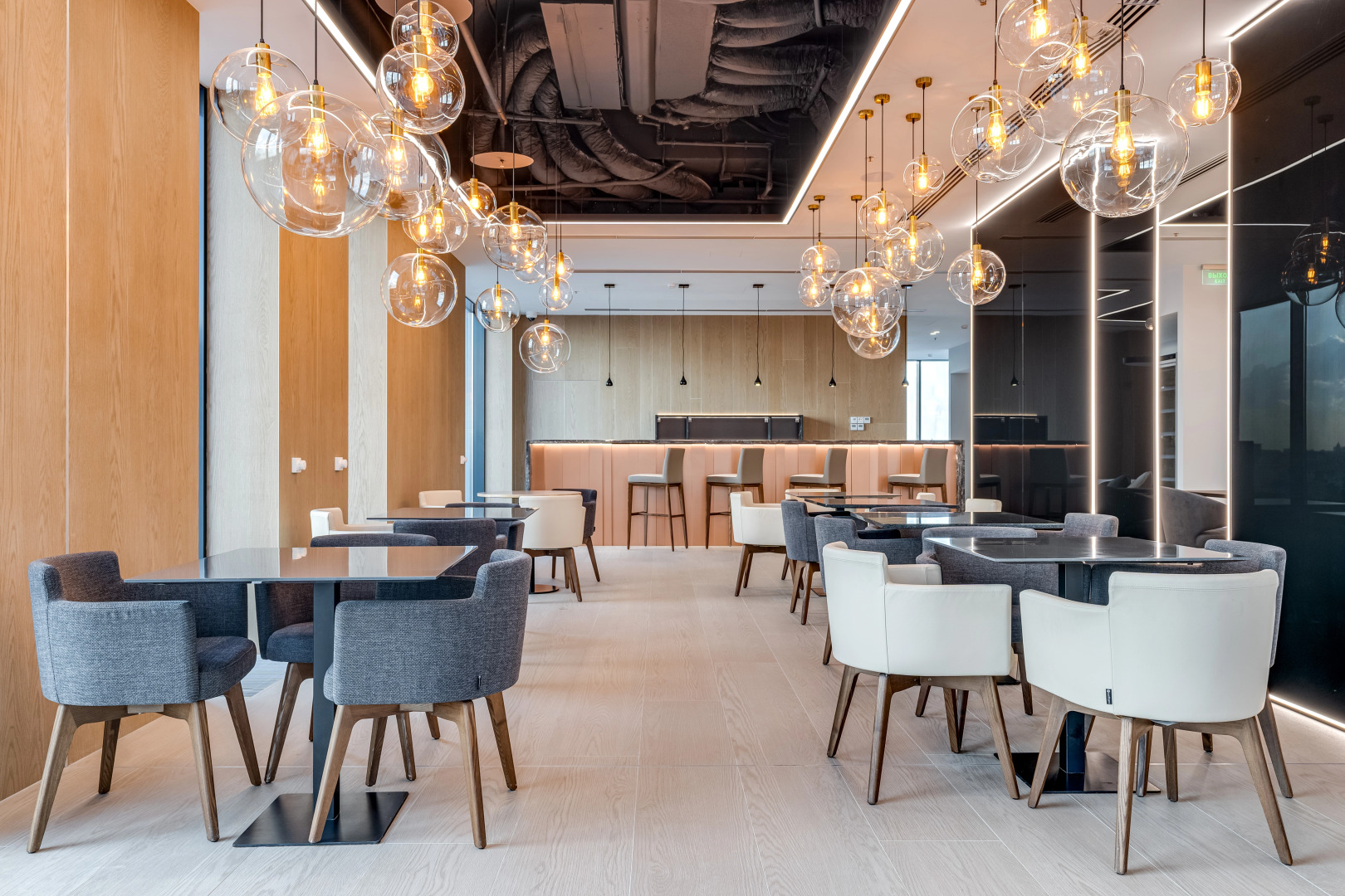 Апартаменты Family Lux с панорамным видом на Остров Мечты и на город