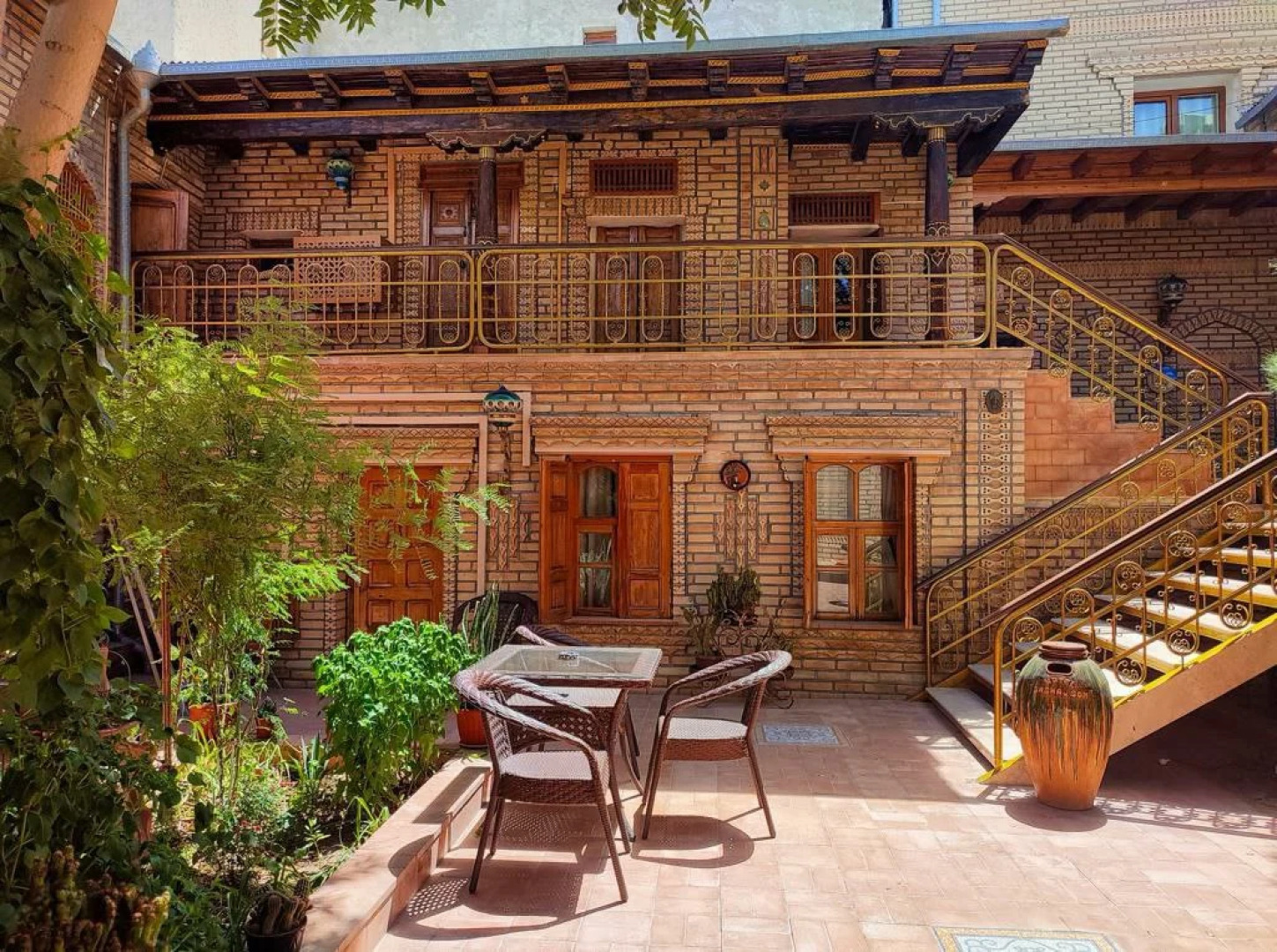 Отель Sasha & Son