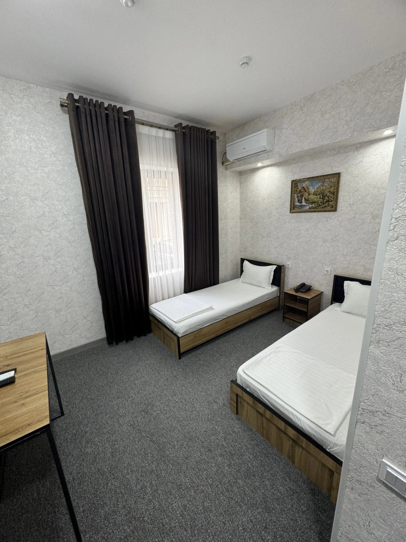 Отель White House