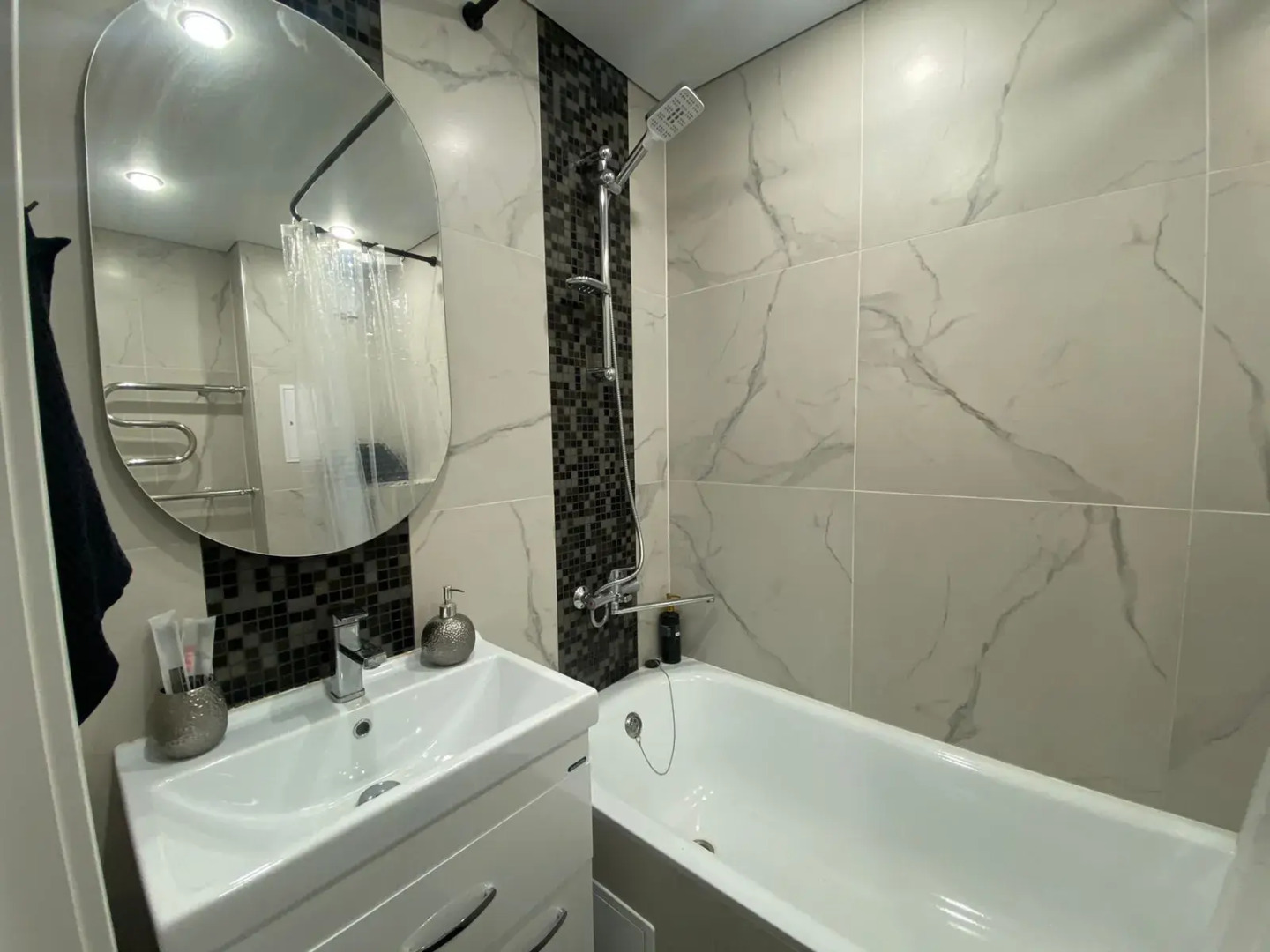 Квартира с замиакулькасами