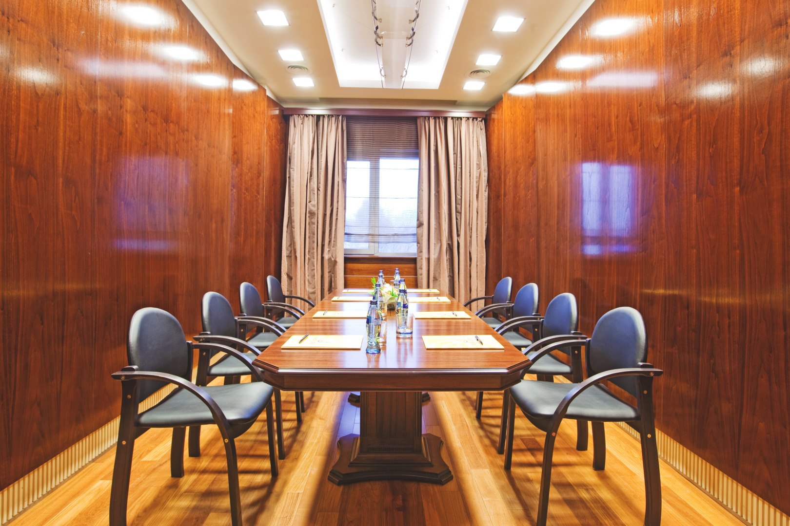 Отель East Gate