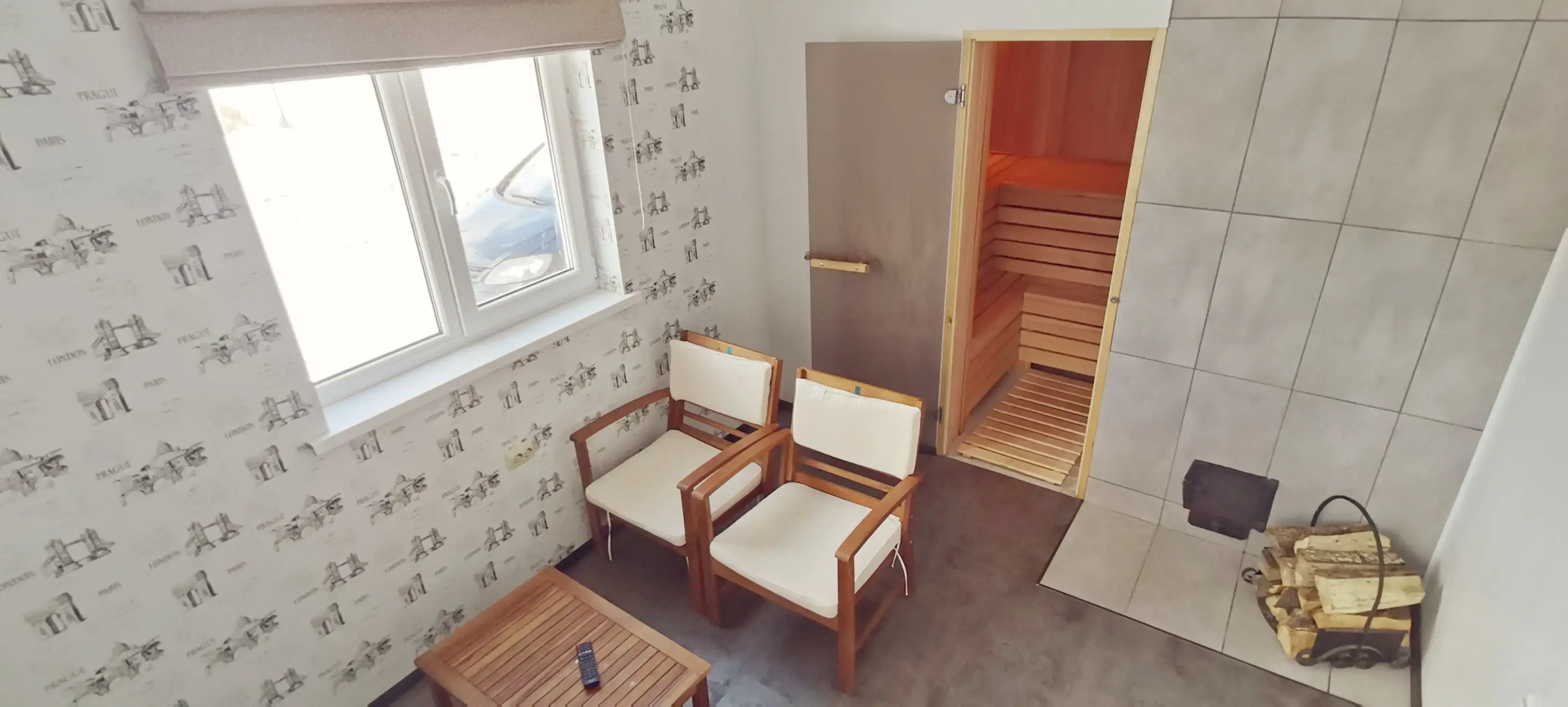 Частный дом на берегу моря с бассейном