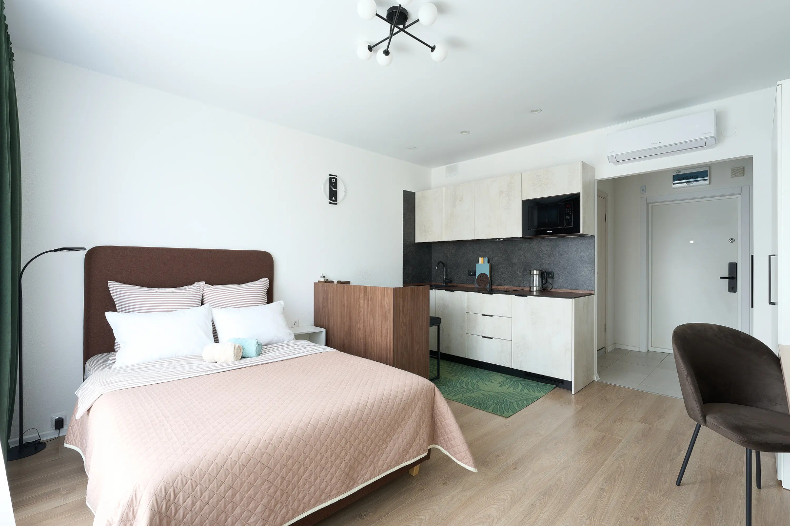 Квартира студия с видом на город на Большой Очаковской