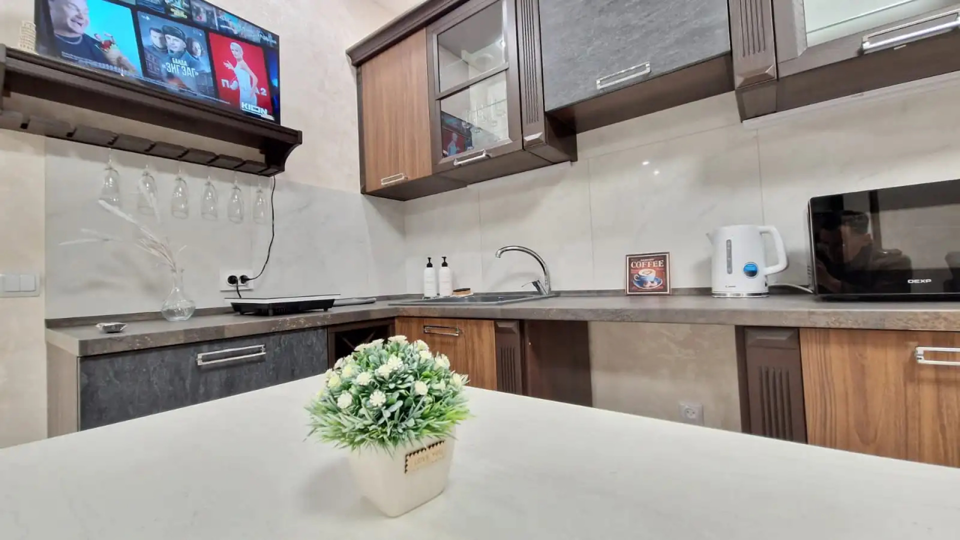 Квартира Родионова 202/2-20