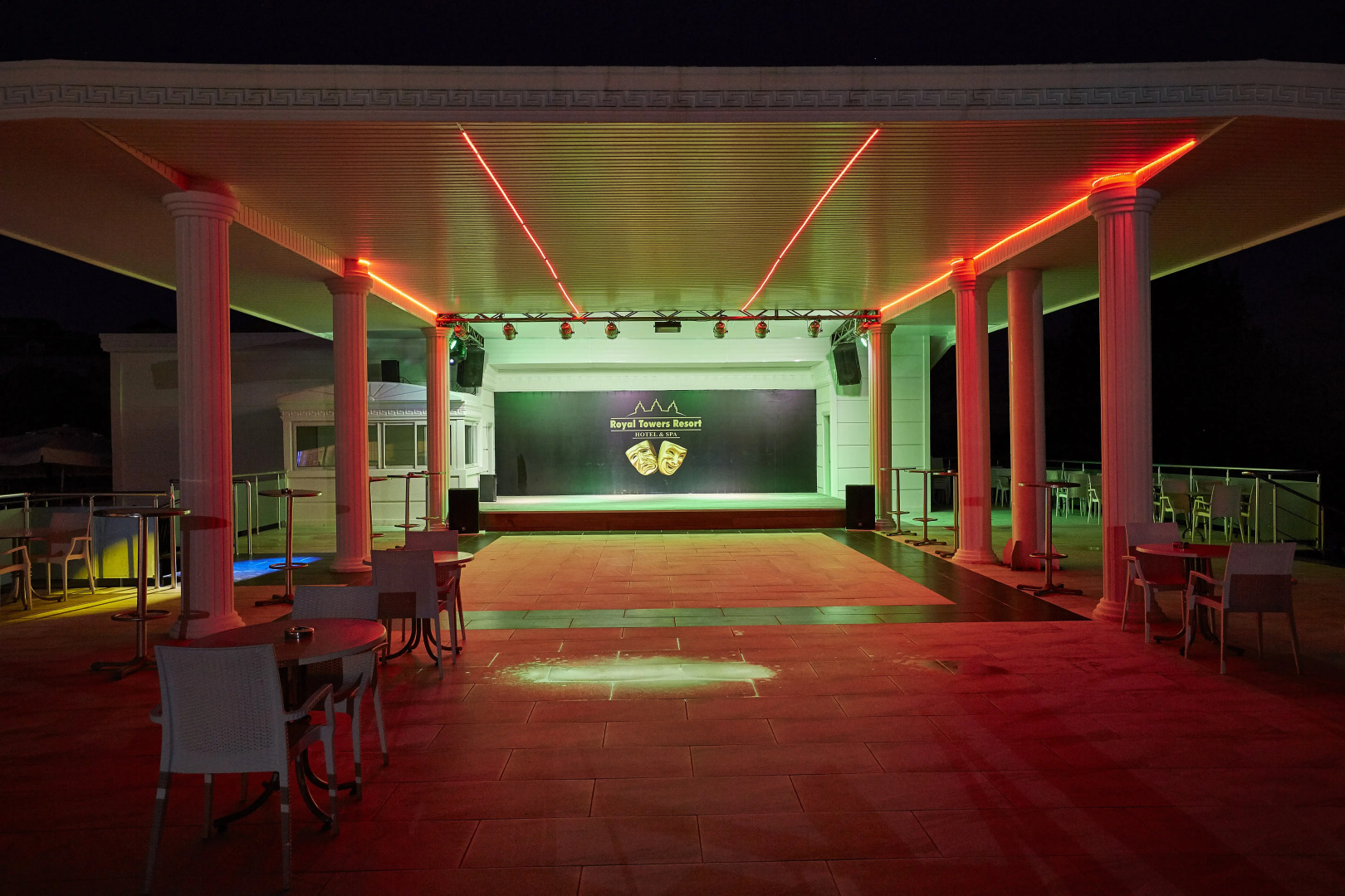 Отель Royal Towers Kiris