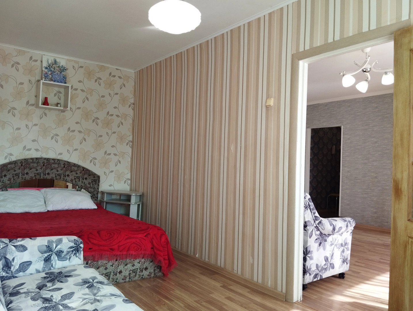 Двухкомнатные апартаменты возле ж/д и автовокзалов, центр