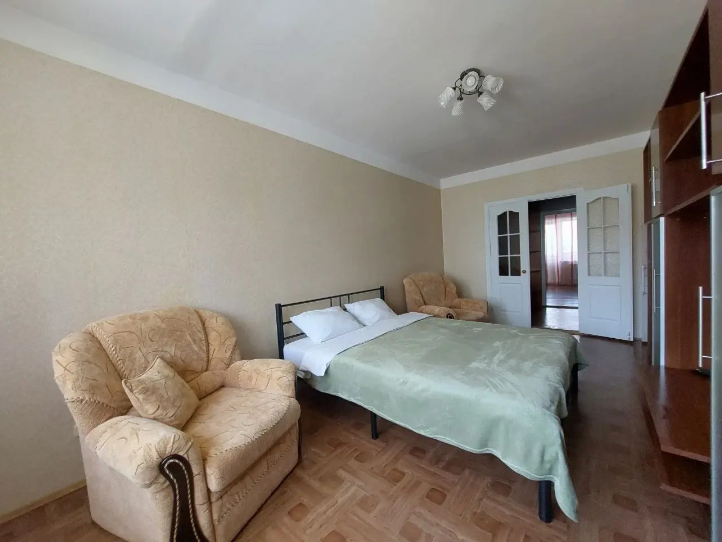 Квартира ПосуткаРу Олега Г 4 гор Больница и Кинотеатр Искра