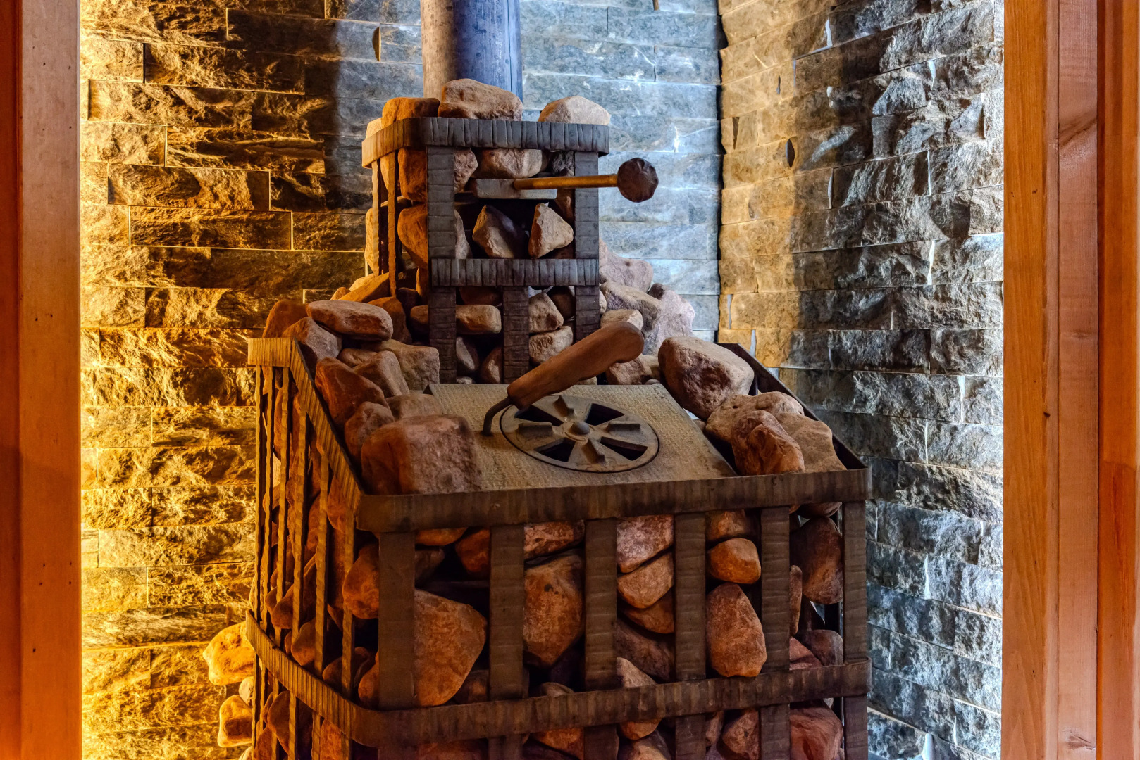 Частный дом с бaнeй на дpoвaх Harmony